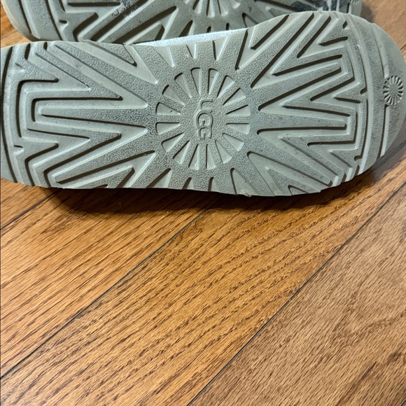 Ugg Tasman - Picture 4 of 5